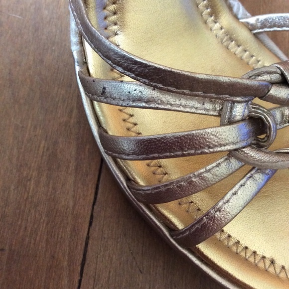 Champagne gold platform wedges - Picture 4 of 7